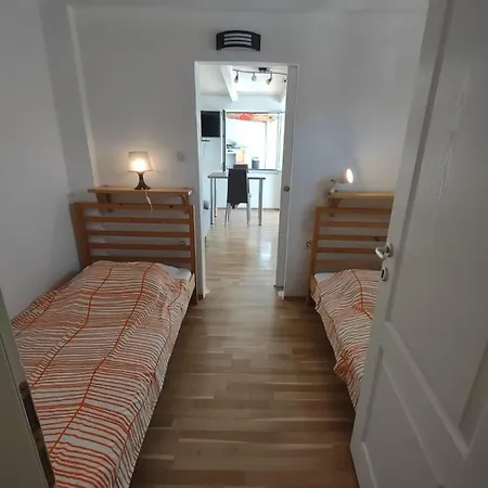 House Erin Pula